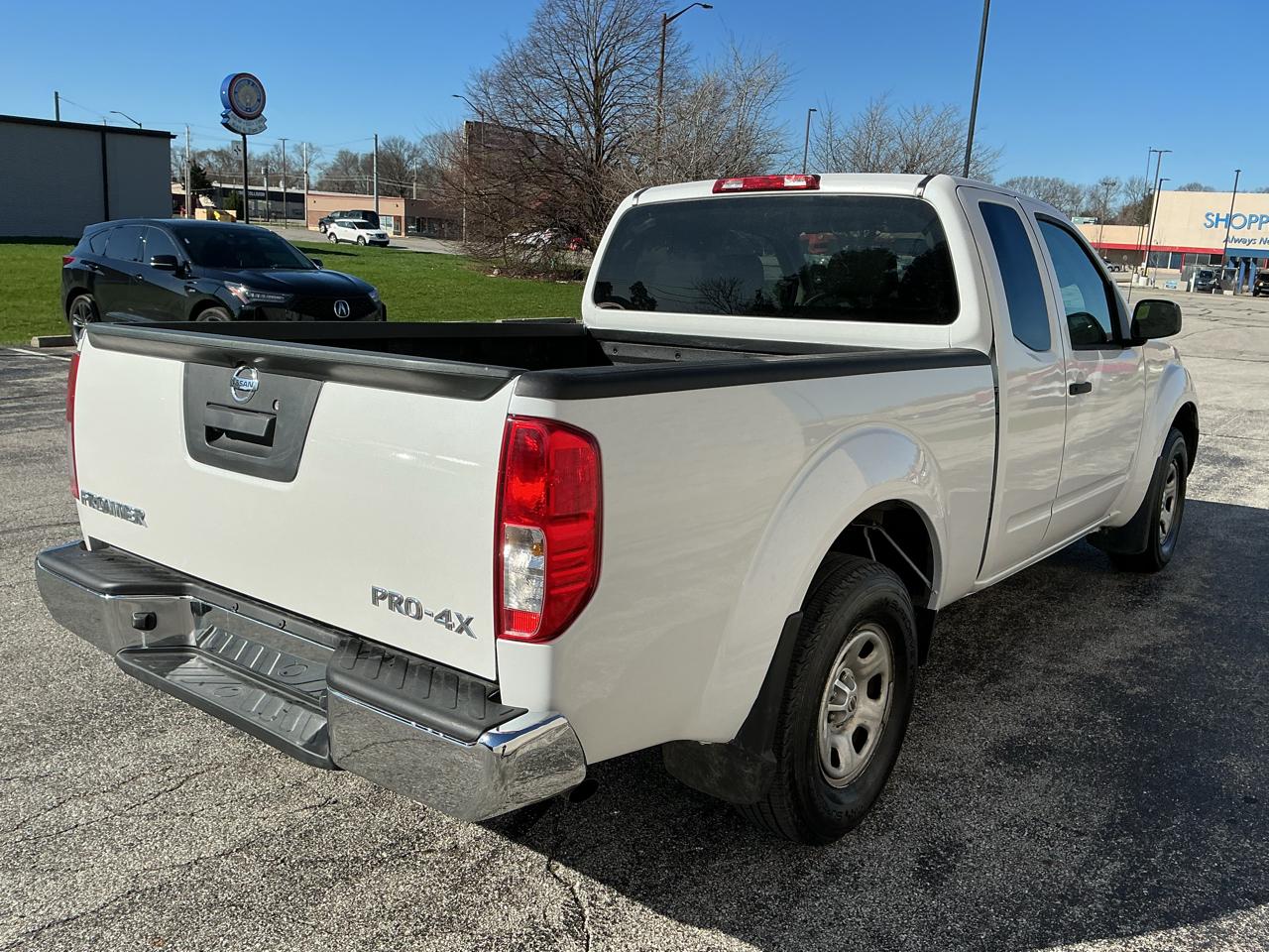 Nissan Frontier SV King Cab I4 5MT 2WD 2018