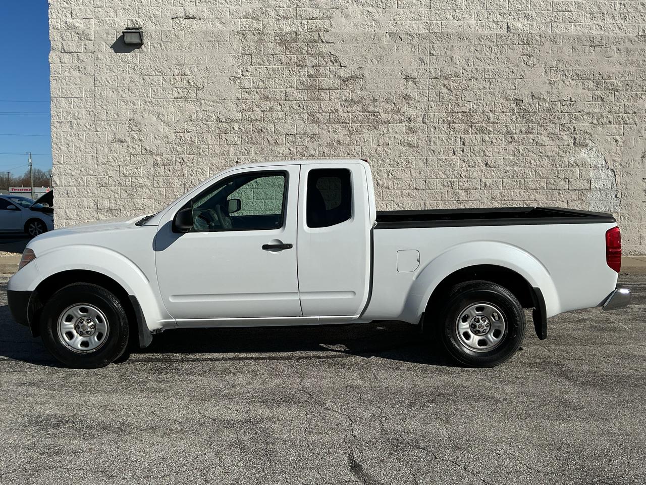 Nissan Frontier SV King Cab I4 5MT 2WD 2018