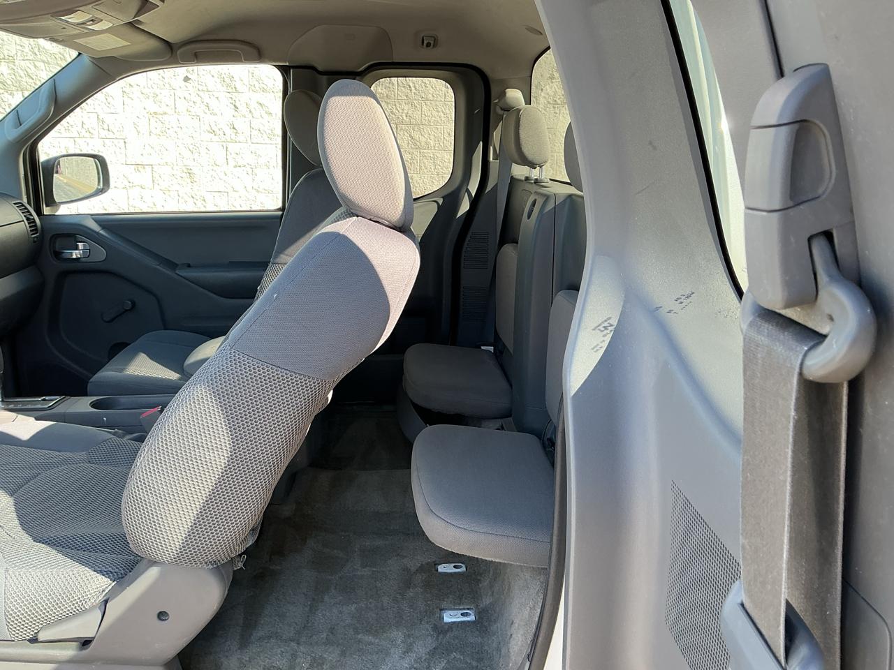 Nissan Frontier SV King Cab I4 5MT 2WD 2018