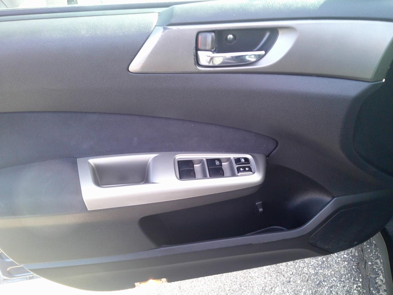 Subaru Forester 2.5X Limited 2011