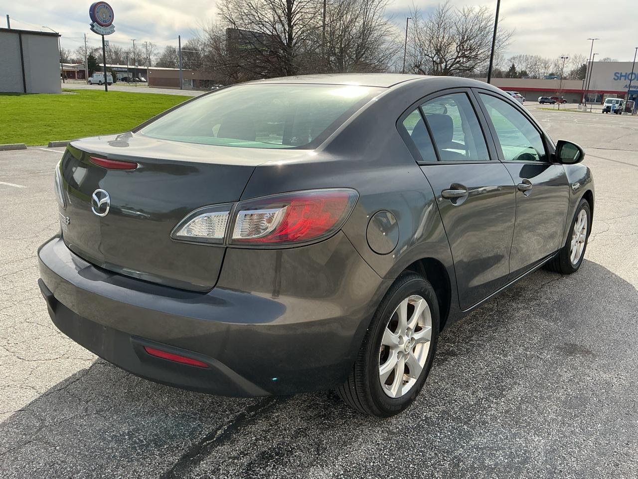 Mazda MAZDA3 i Touring 4-door 2010