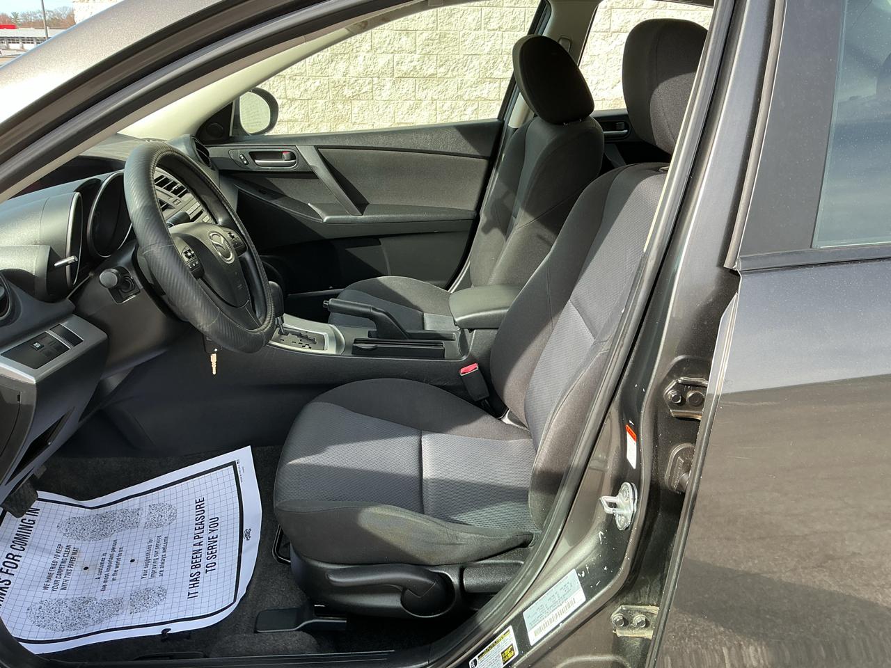 Mazda MAZDA3 i Touring 4-door 2010