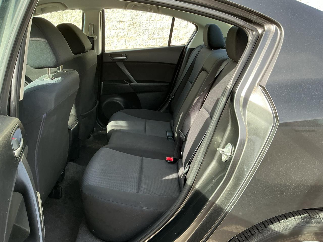 Mazda MAZDA3 i Touring 4-door 2010