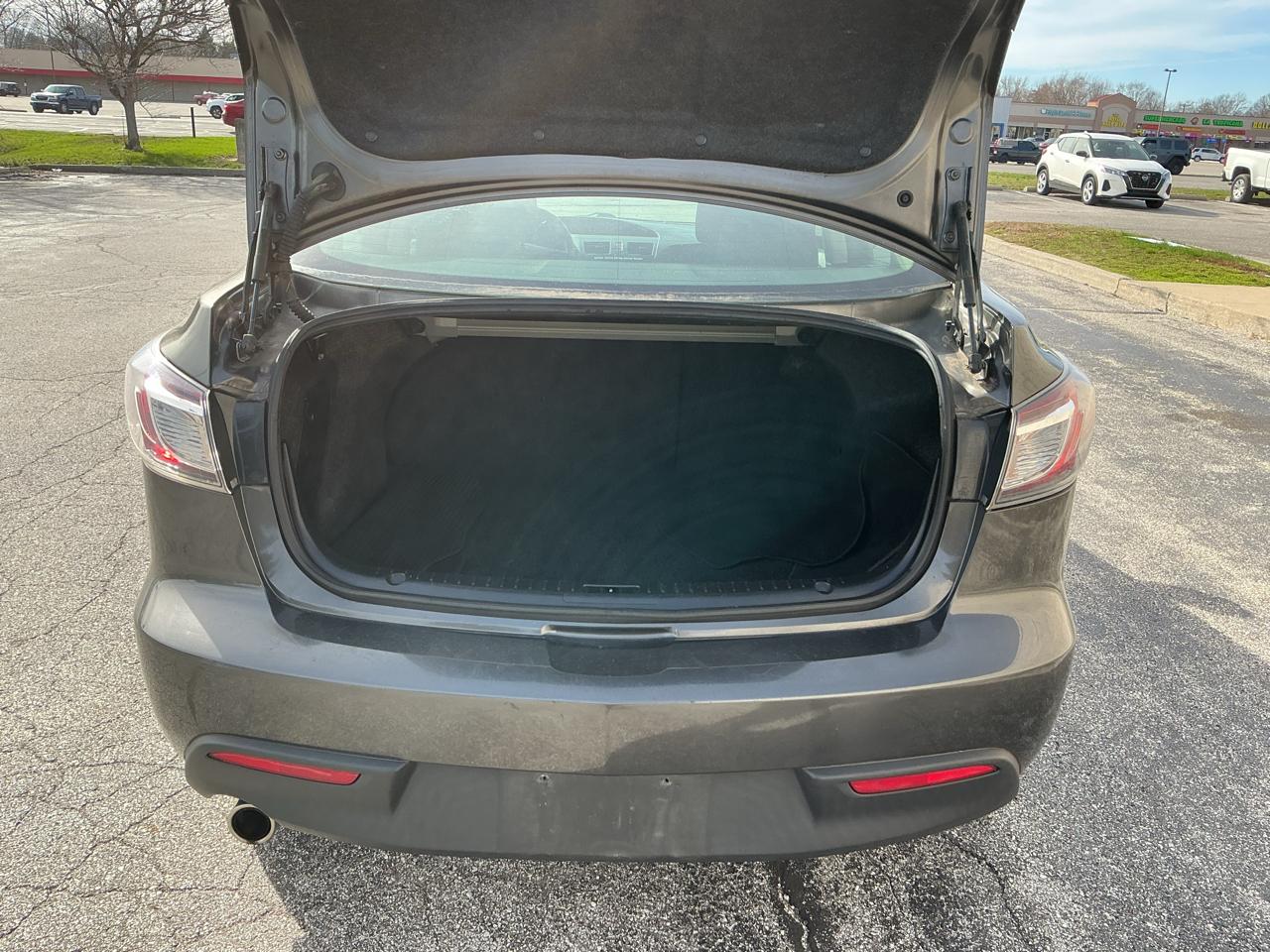 Mazda MAZDA3 i Touring 4-door 2010