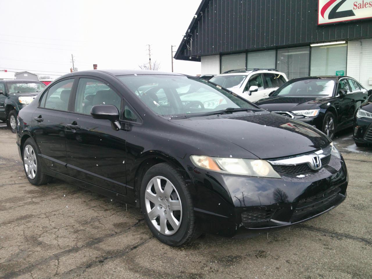 Honda Civic LX Sedan 5-Speed AT 2011