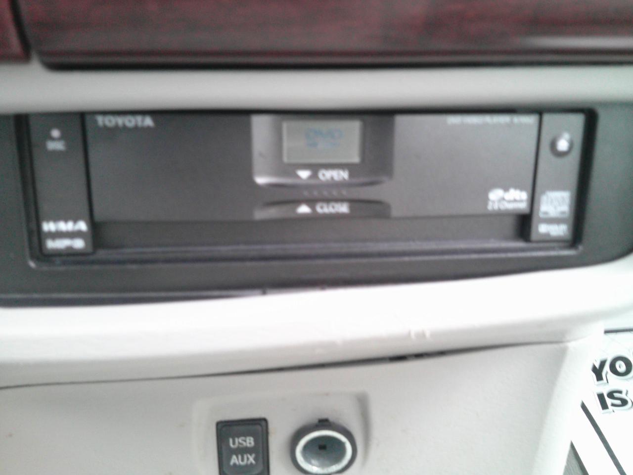 Toyota Sienna XLE AWD 7-Passenger V6 2012