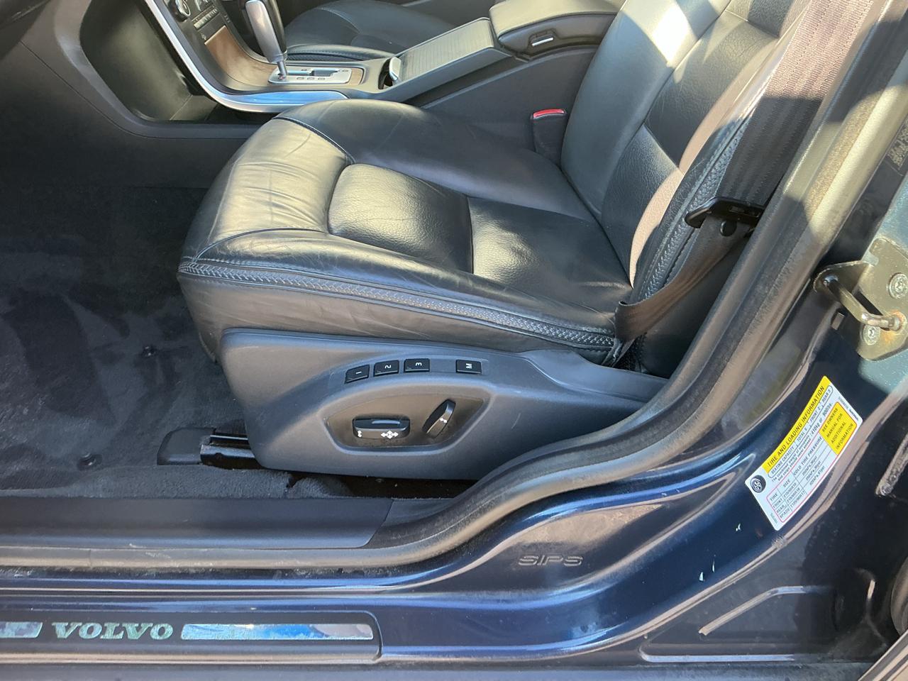 Volvo XC70 3.2 AWD 2011