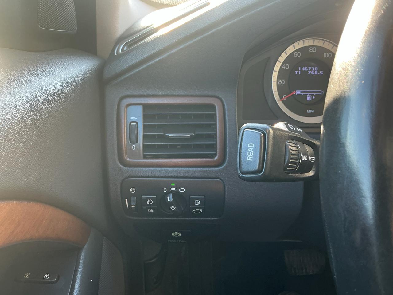 Volvo XC70 3.2 AWD 2011