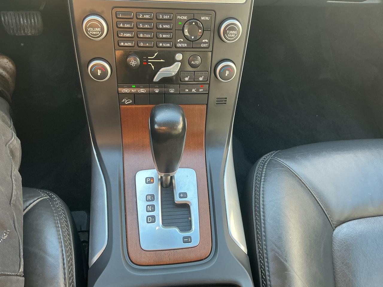 Volvo XC70 3.2 AWD 2011