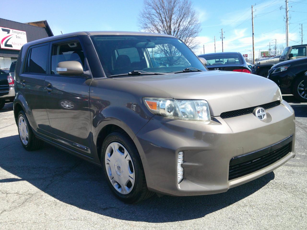 Scion xB 5-Door Wagon 4-Spd AT 2013