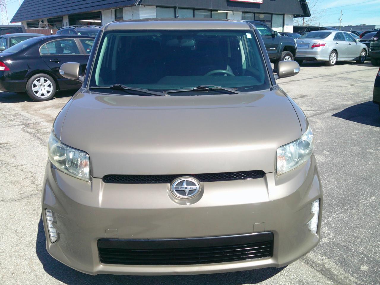 Scion xB 5-Door Wagon 4-Spd AT 2013