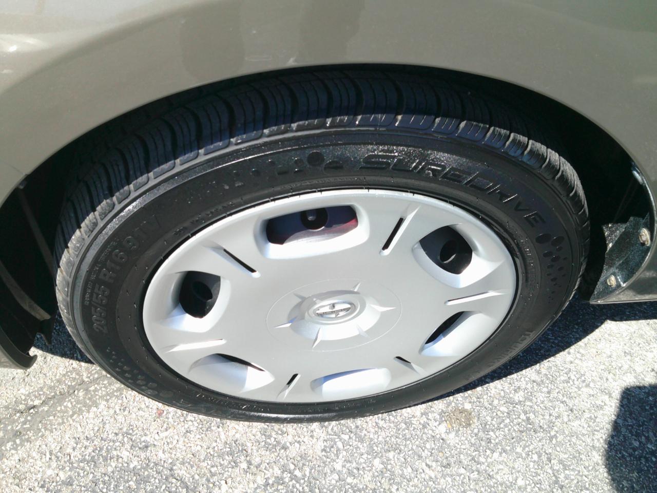 Scion xB 5-Door Wagon 4-Spd AT 2013