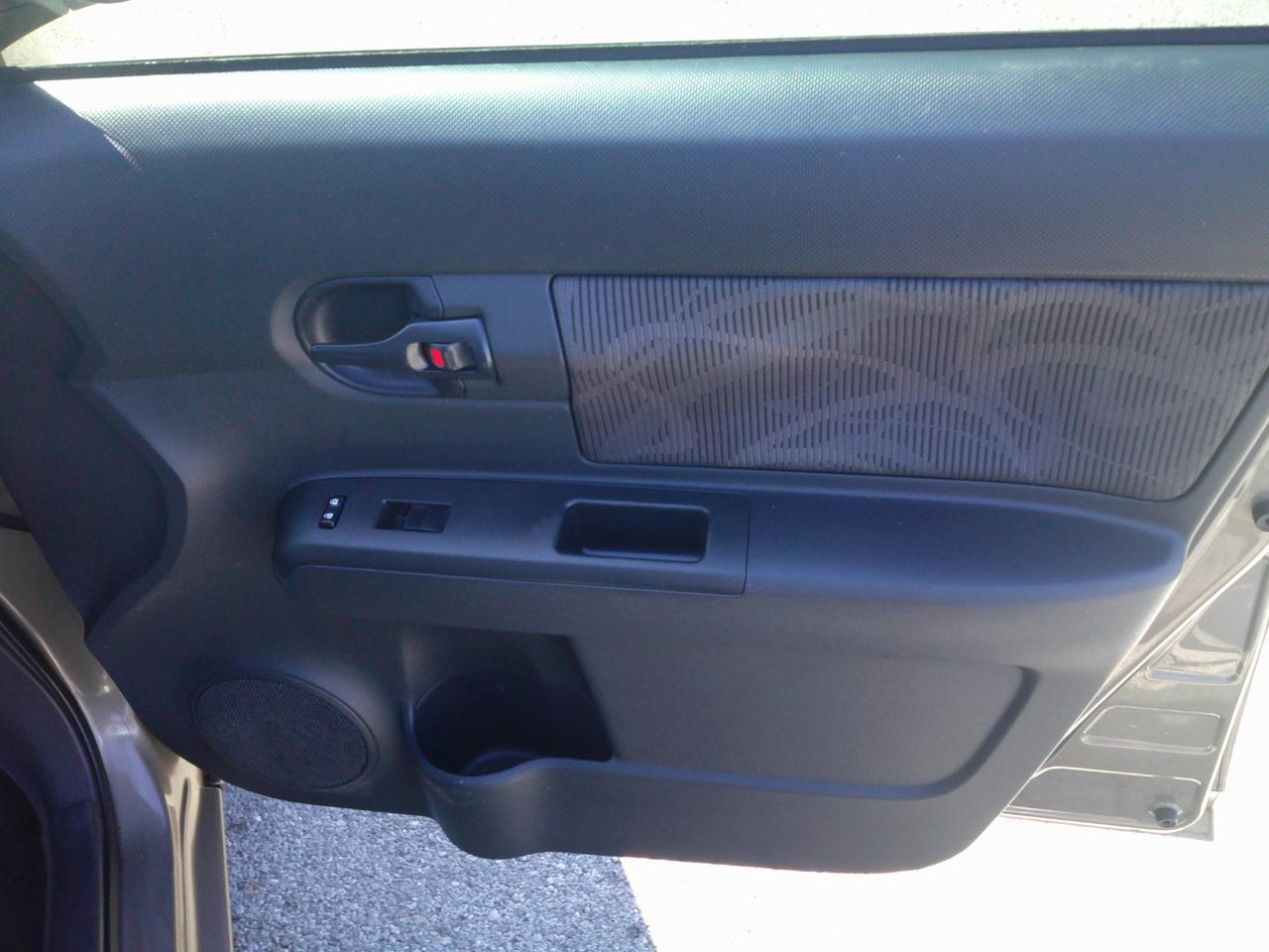 Scion xB 5-Door Wagon 4-Spd AT 2013