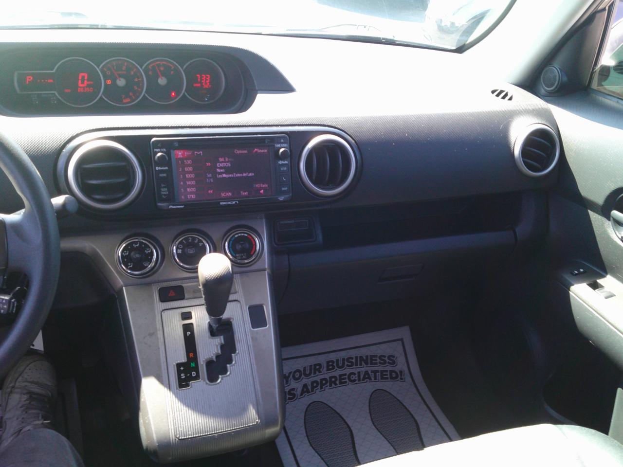 Scion xB 5-Door Wagon 4-Spd AT 2013