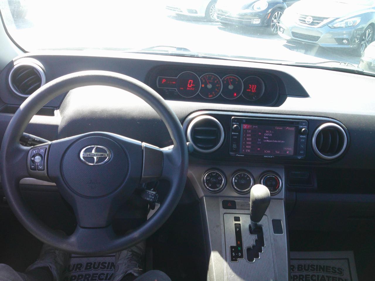 Scion xB 5-Door Wagon 4-Spd AT 2013