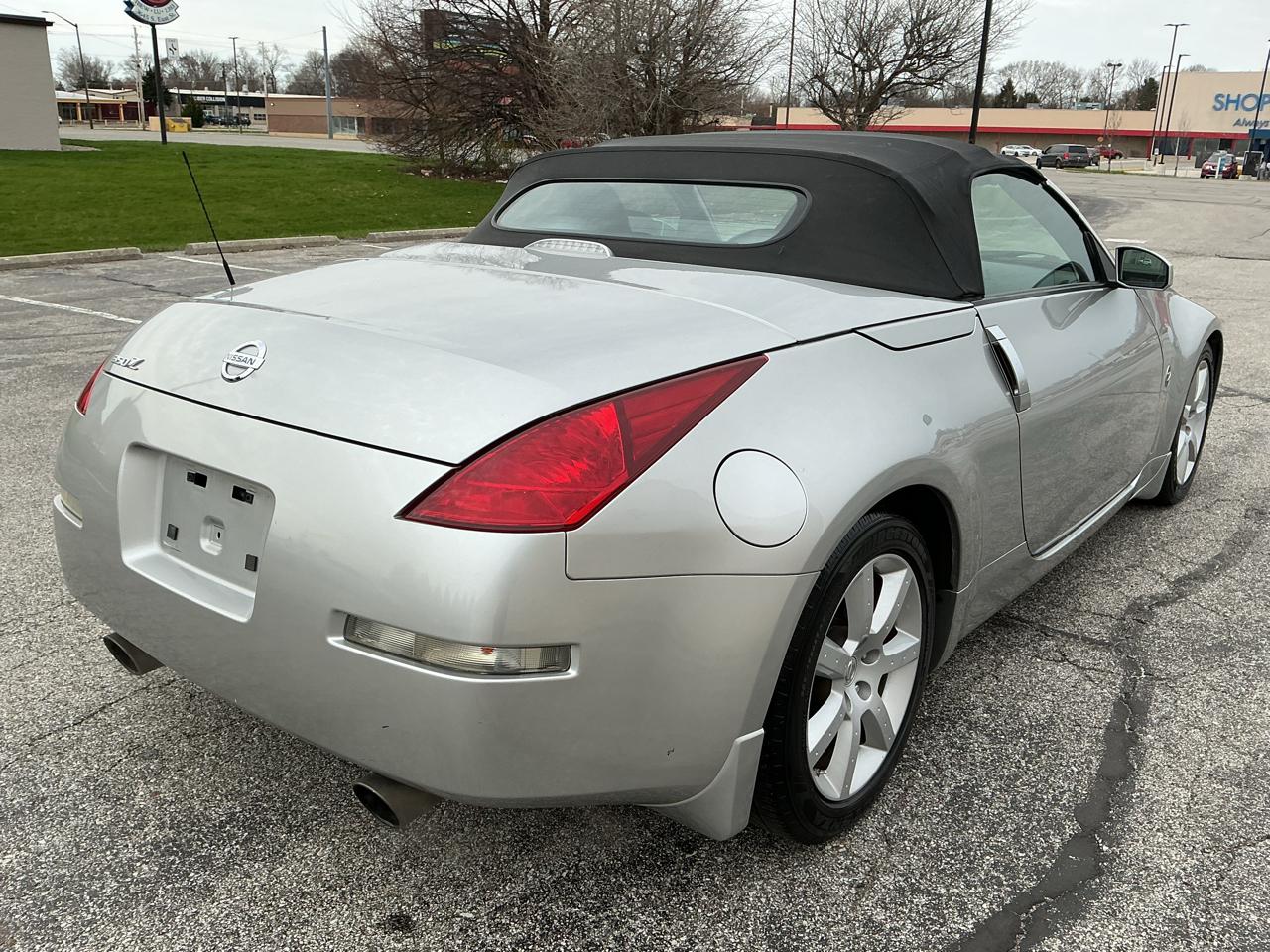 Nissan 350Z Enthusiast Roadster 2004