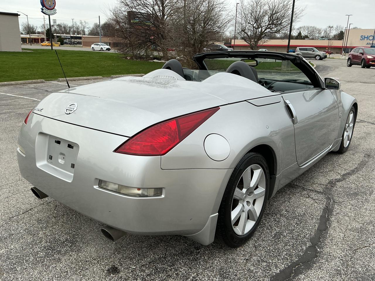 Nissan 350Z Enthusiast Roadster 2004