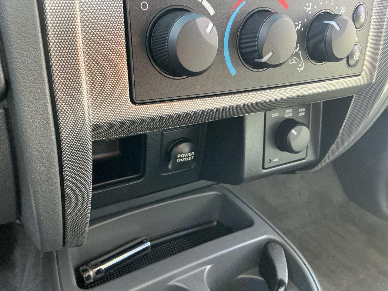 Dodge Dakota SLT Quad Cab 4WD 2007