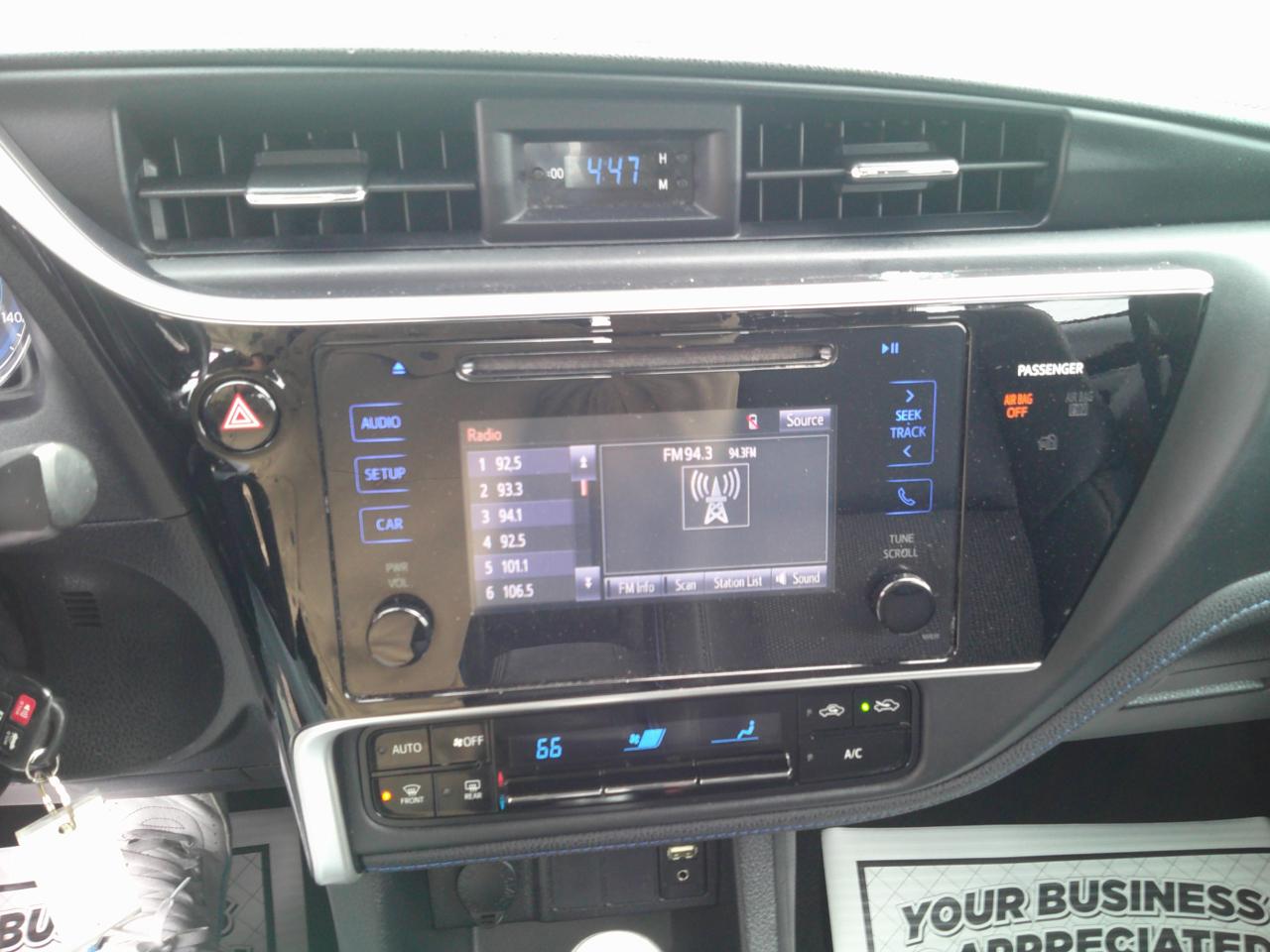 Toyota Corolla SE 4D Sedan 2017