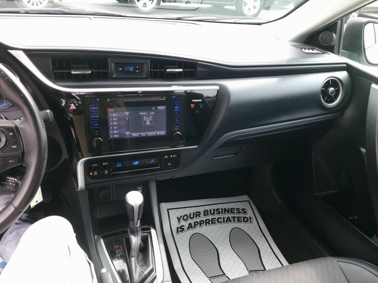 Toyota Corolla SE 4D Sedan 2017