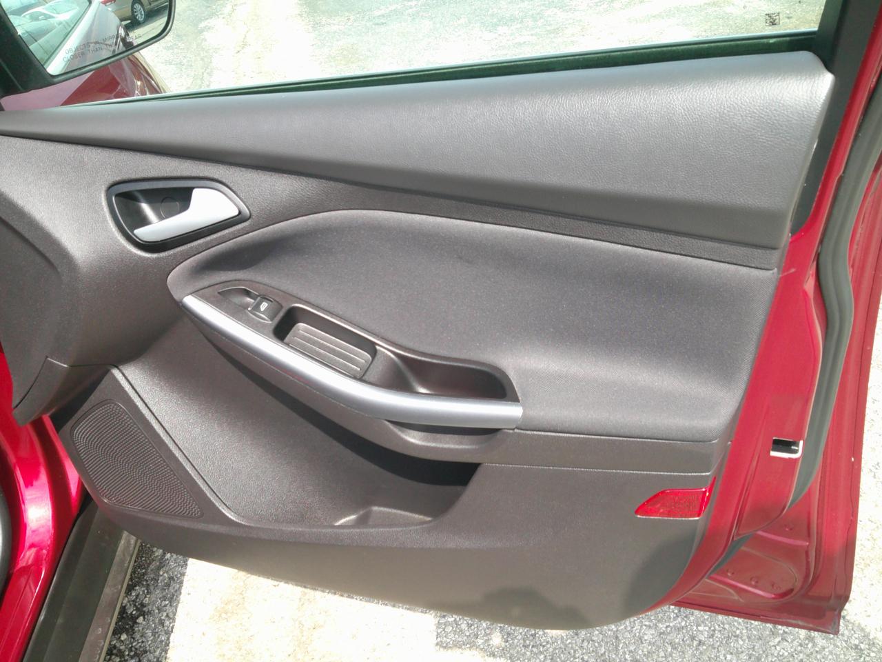 Ford Focus Titanium Hatch 2014