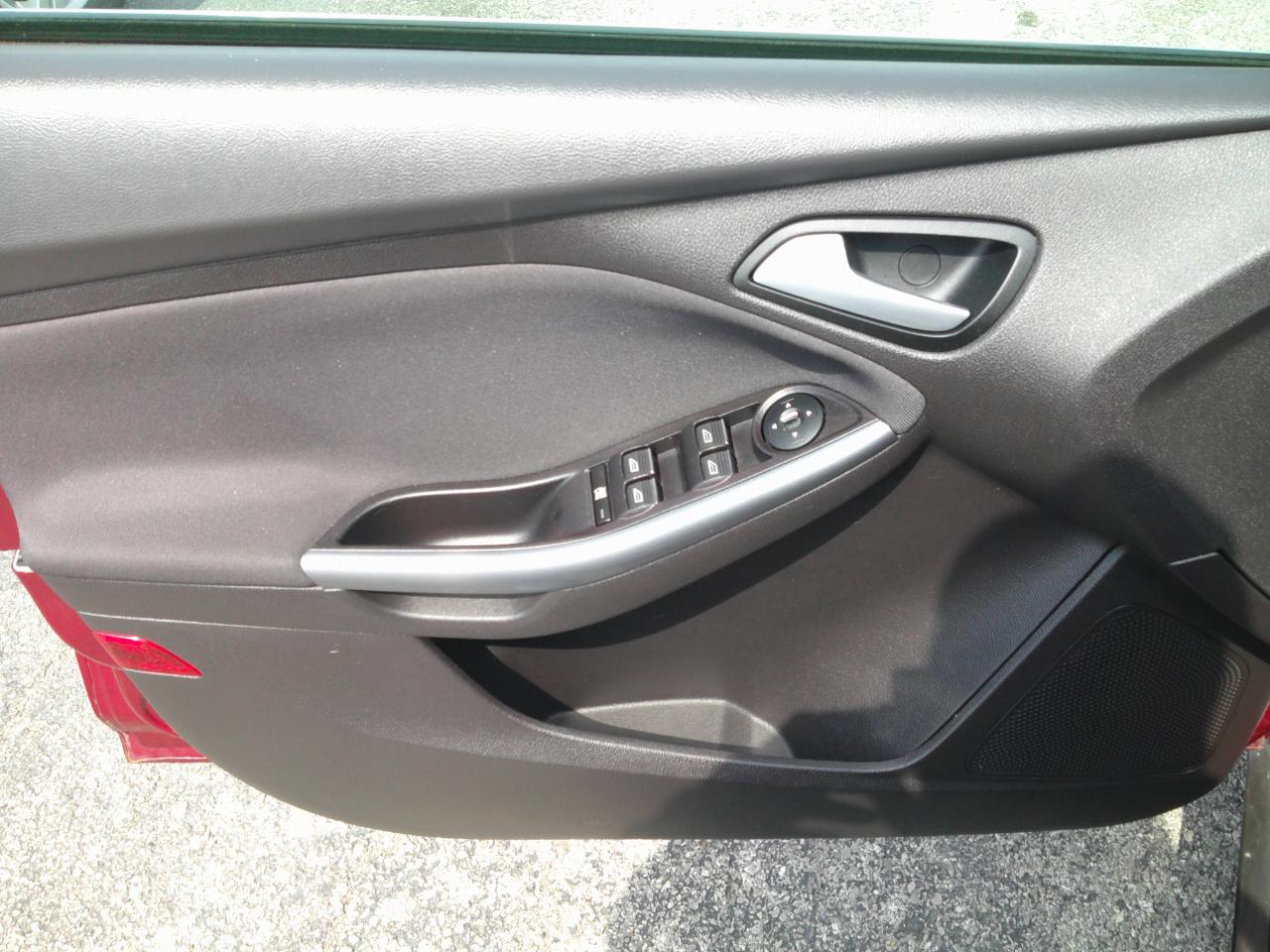 Ford Focus Titanium Hatch 2014