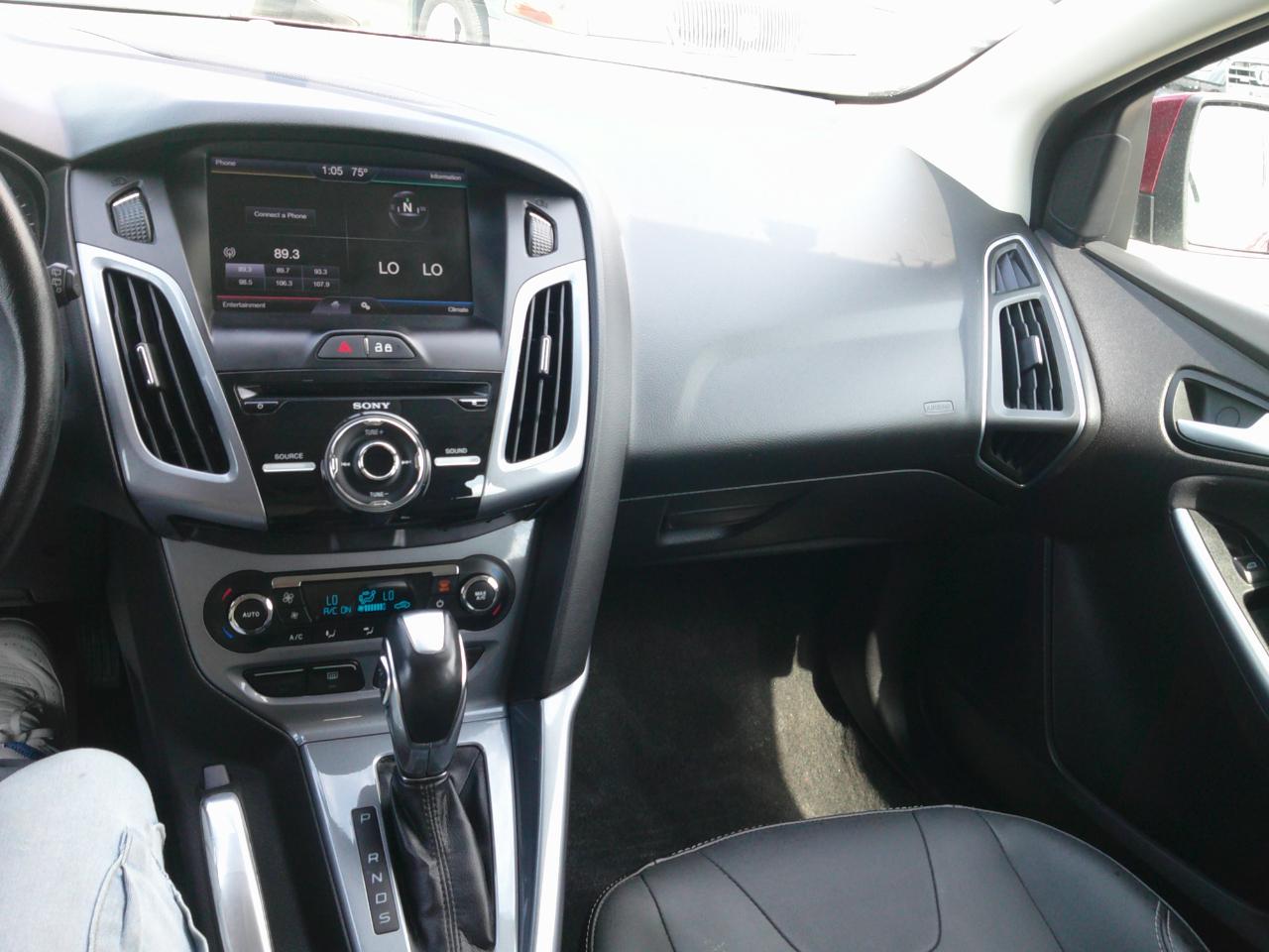 Ford Focus Titanium Hatch 2014