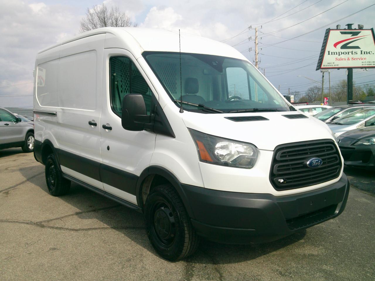Ford Transit 250 Van Med. Roof w/Sliding Pass. 130-in. WB 2015