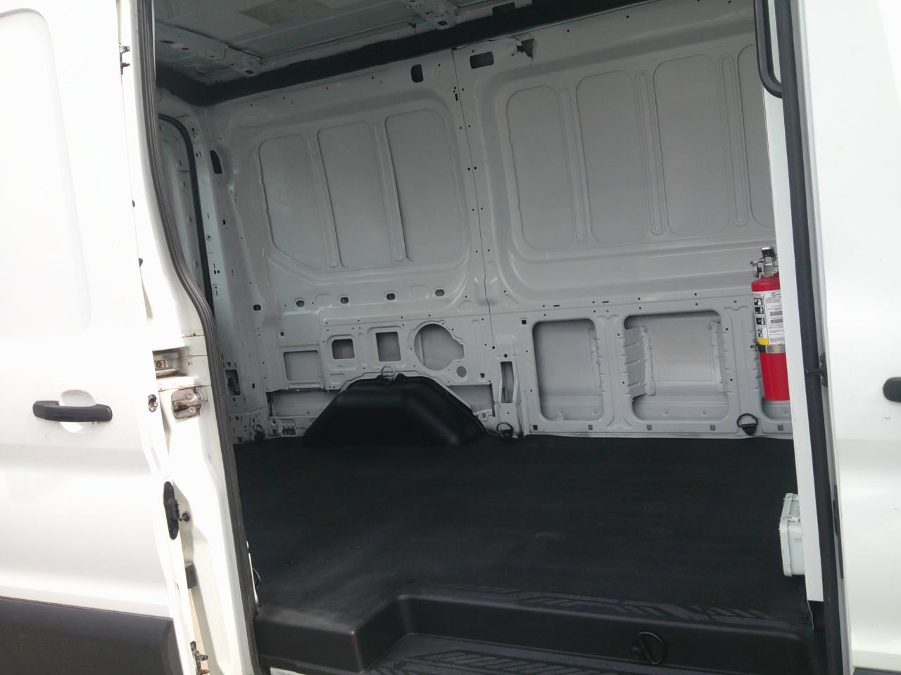 Ford Transit 250 Van Med. Roof w/Sliding Pass. 130-in. WB 2015