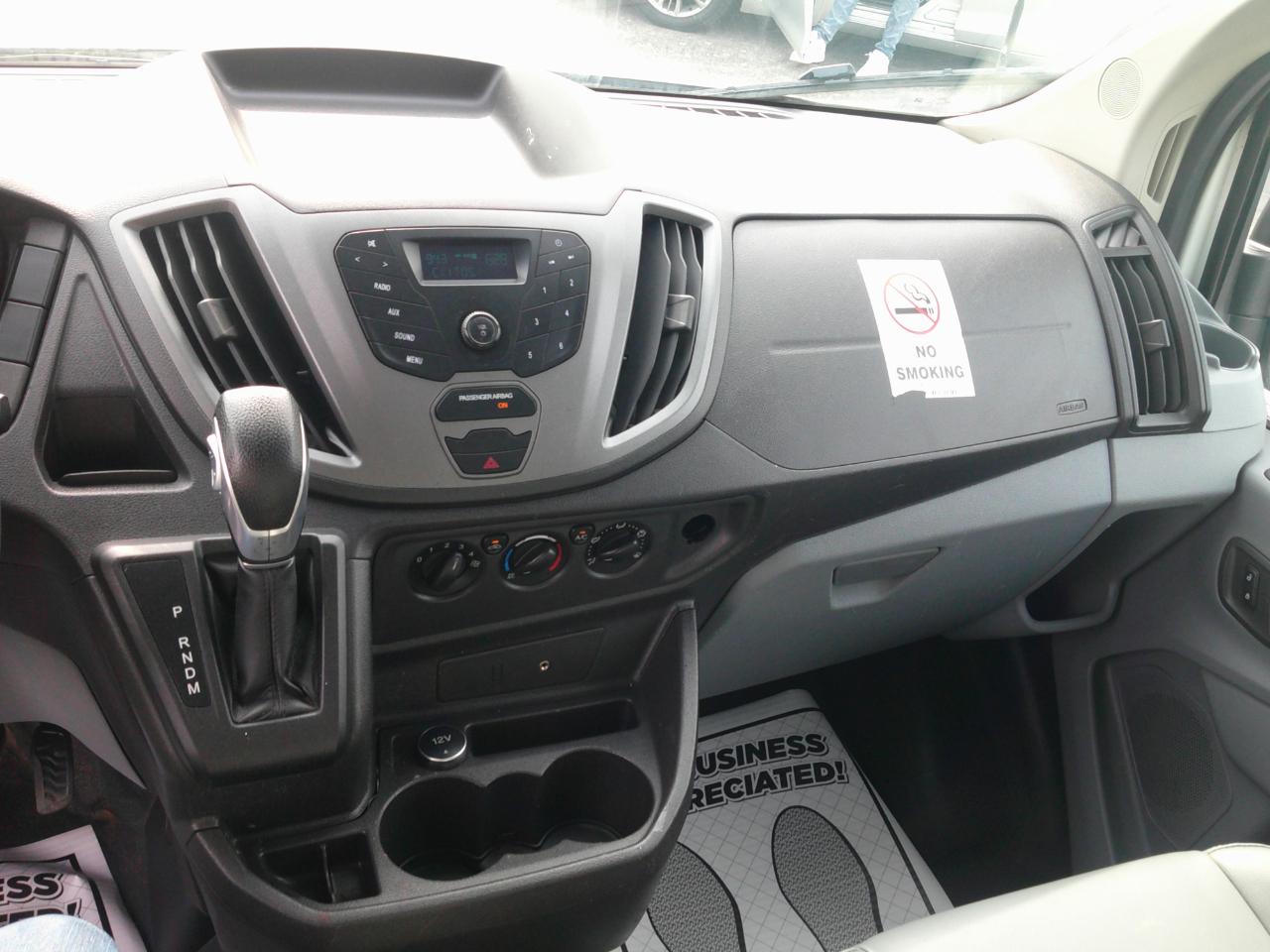 Ford Transit 250 Van Med. Roof w/Sliding Pass. 130-in. WB 2015