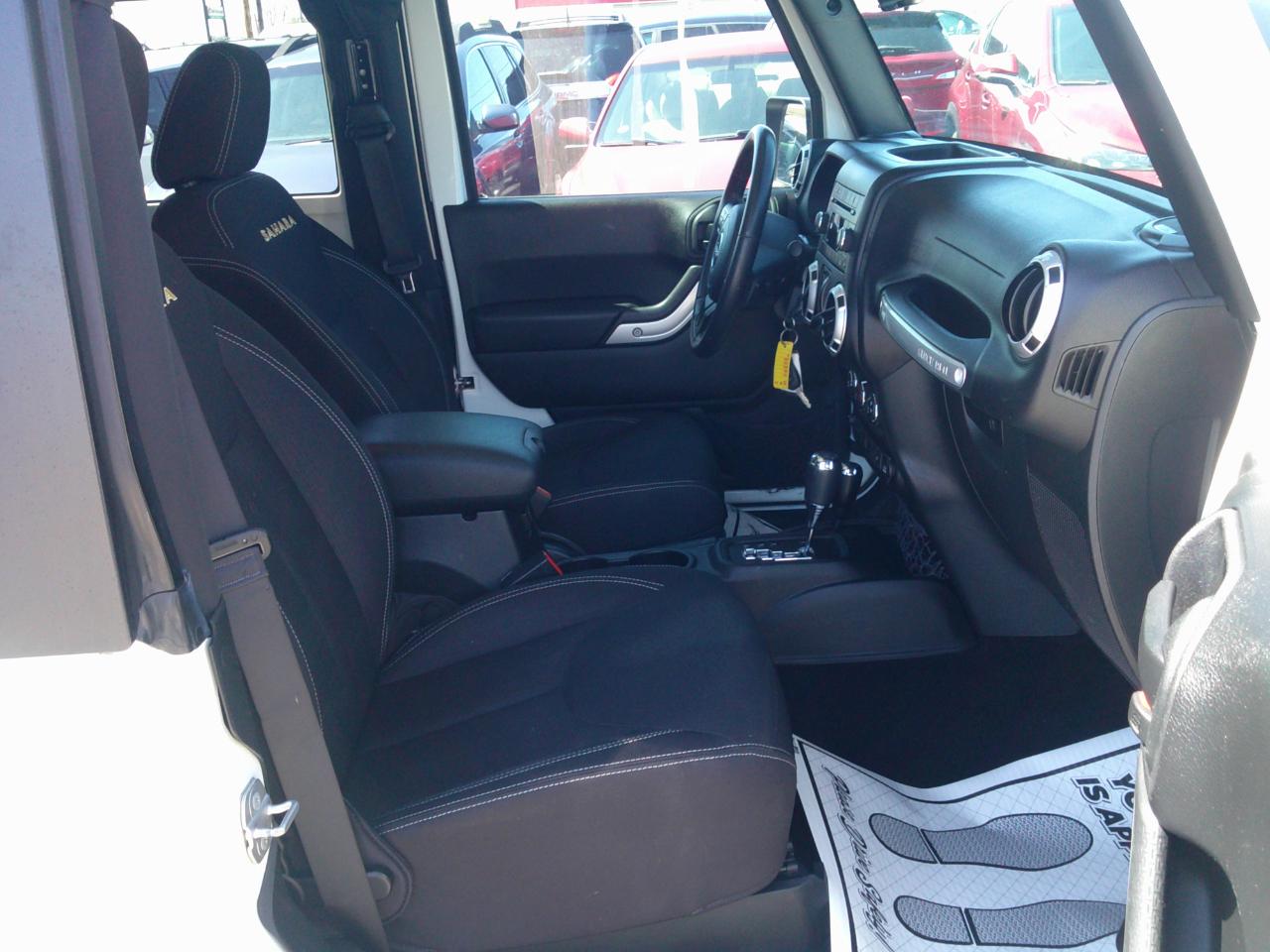 Jeep Wrangler Sahara 4WD 2015