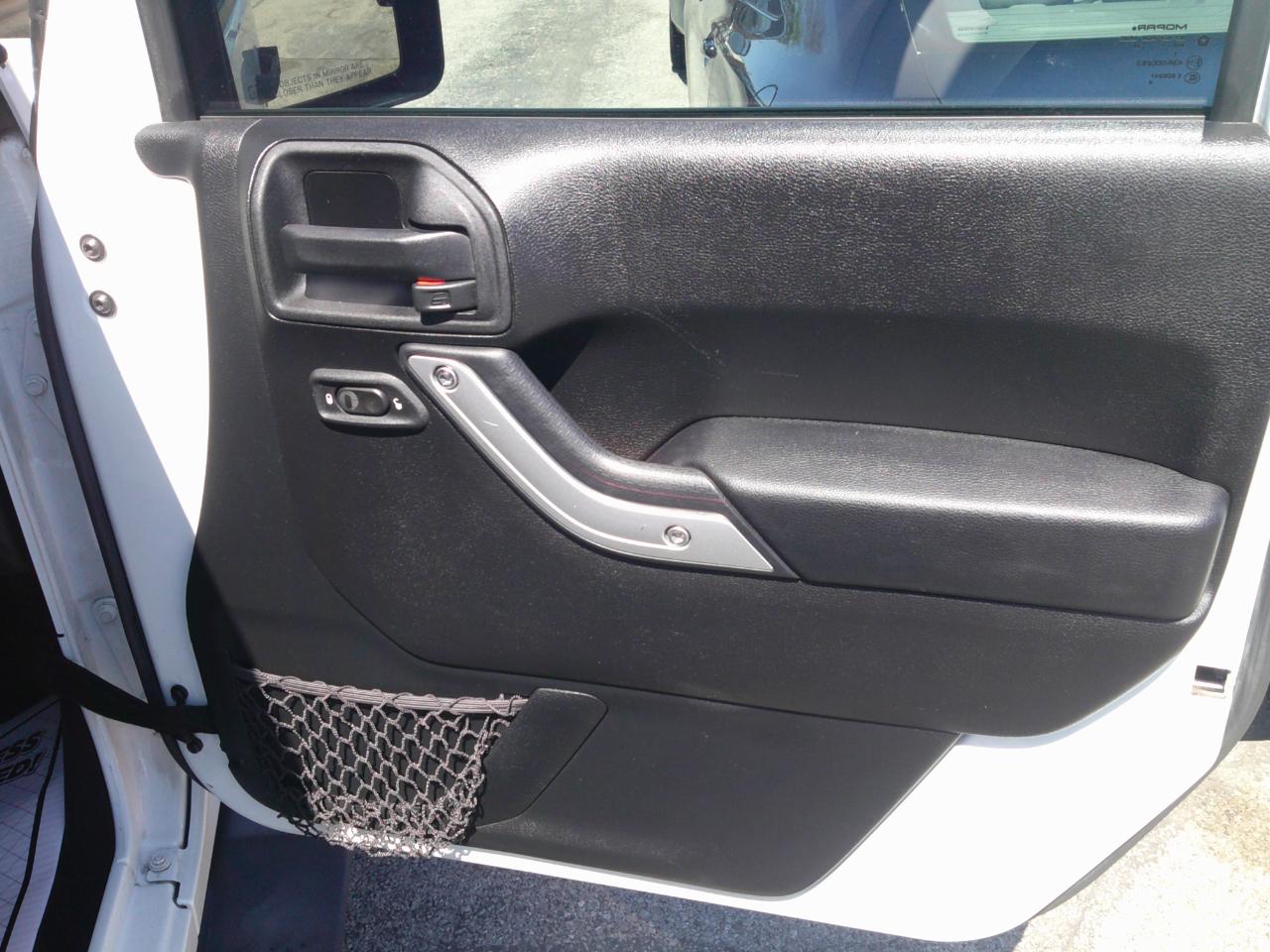 Jeep Wrangler Sahara 4WD 2015