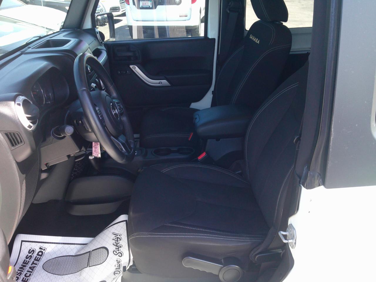 Jeep Wrangler Sahara 4WD 2015