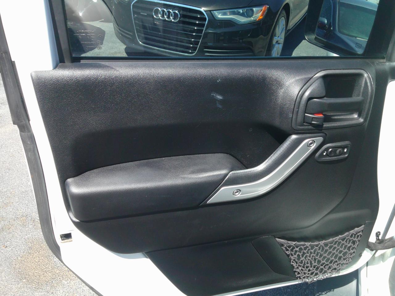 Jeep Wrangler Sahara 4WD 2015