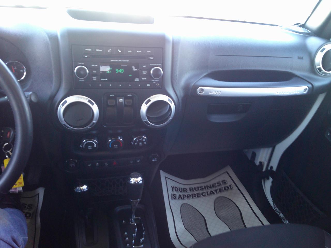 Jeep Wrangler Sahara 4WD 2015