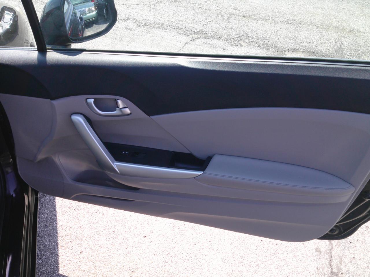 Honda Civic EX-L Coupe 5-Spd AT 2012