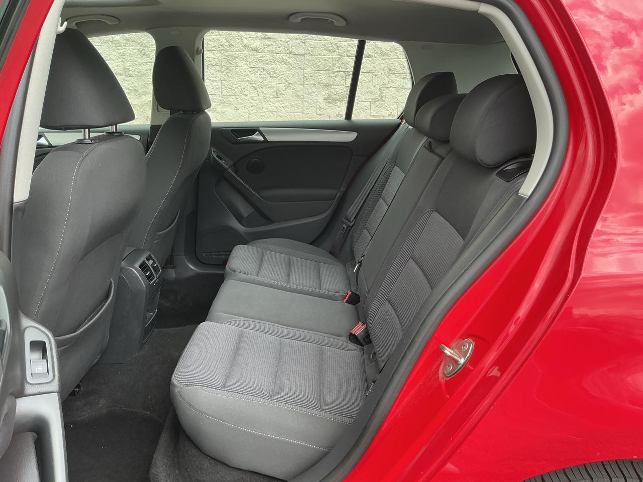 Volkswagen Golf 2.5L Conv & Sunroof 4 Door PZEV 2013