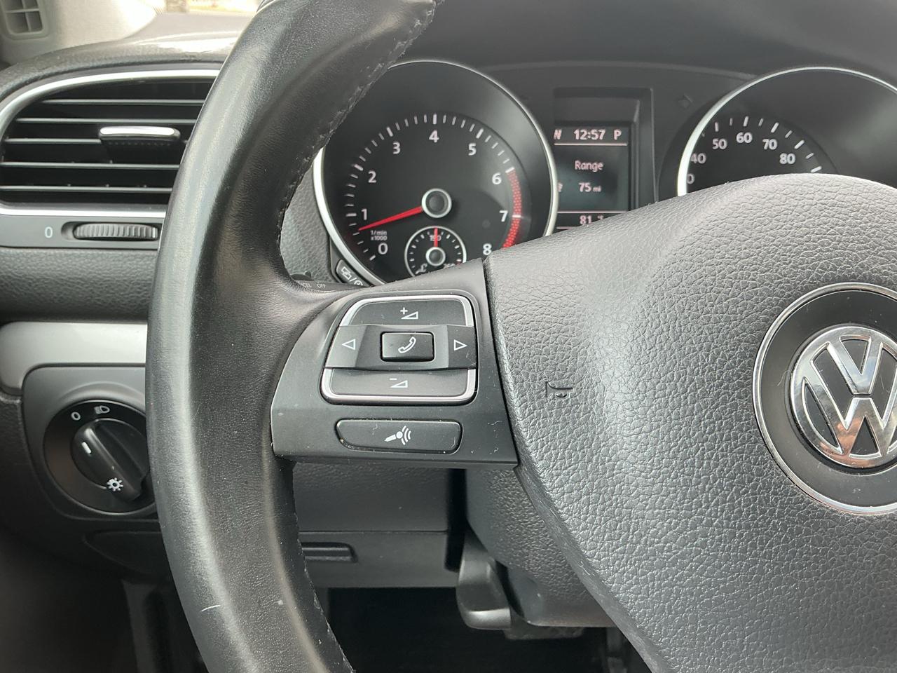 Volkswagen Golf 2.5L Conv & Sunroof 4 Door PZEV 2013