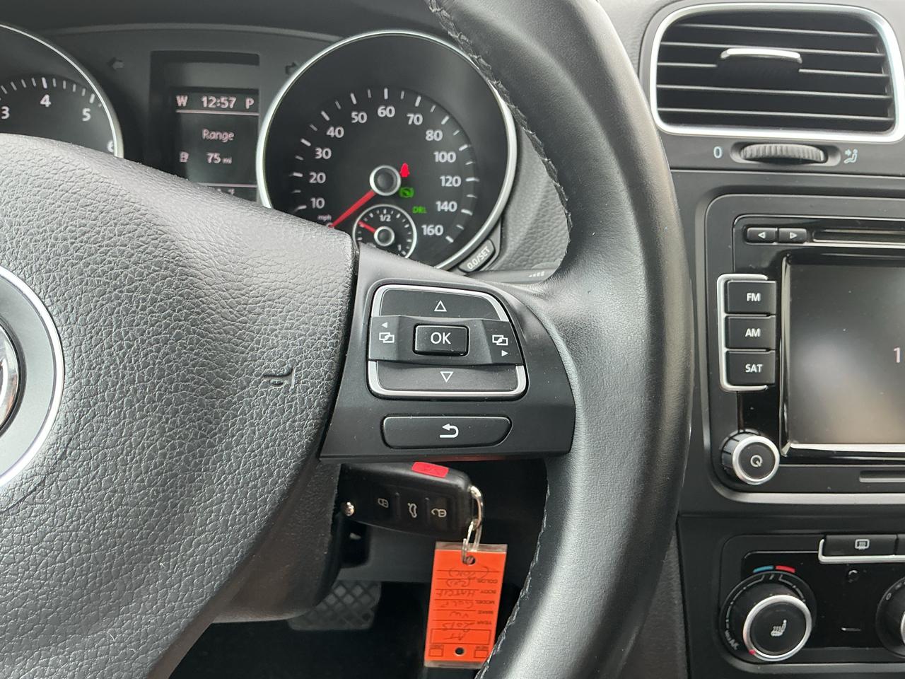 Volkswagen Golf 2.5L Conv & Sunroof 4 Door PZEV 2013