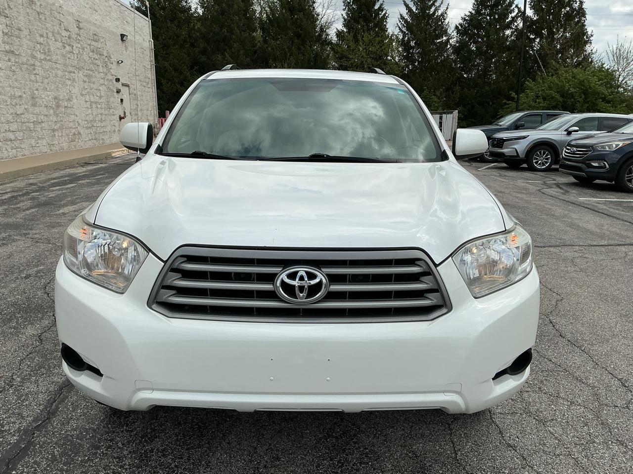 Toyota Highlander Base 4WD 2010