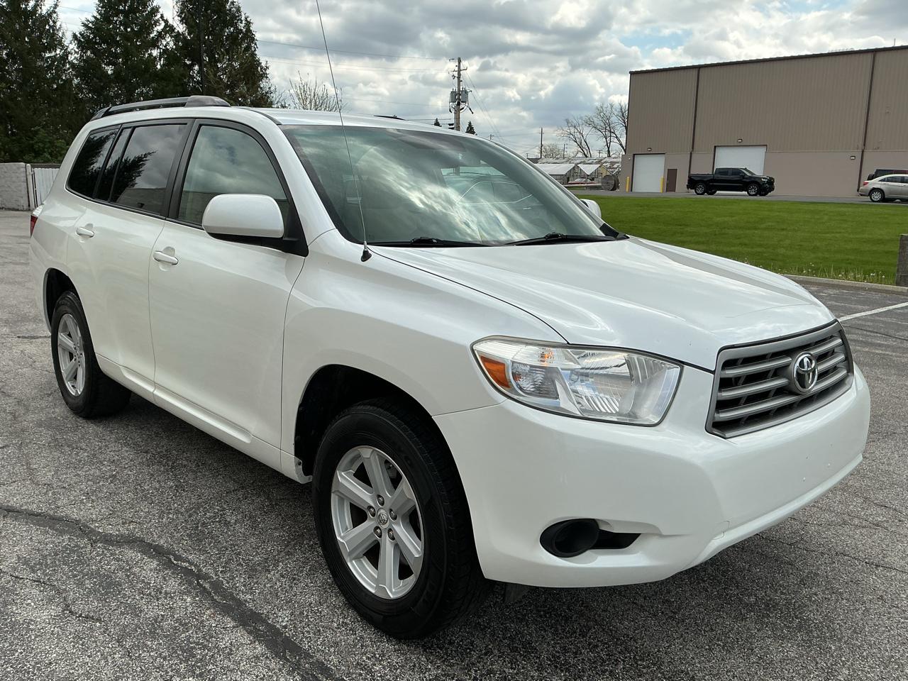 Toyota Highlander Base 4WD 2010