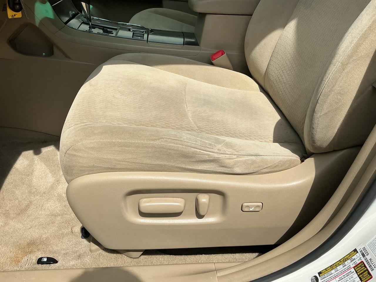 Toyota Highlander Base 4WD 2010