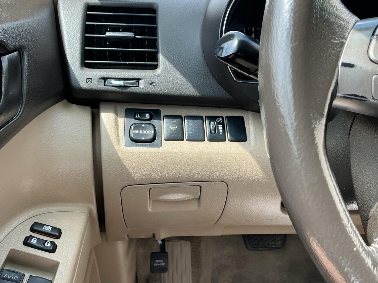 Toyota Highlander Base 4WD 2010