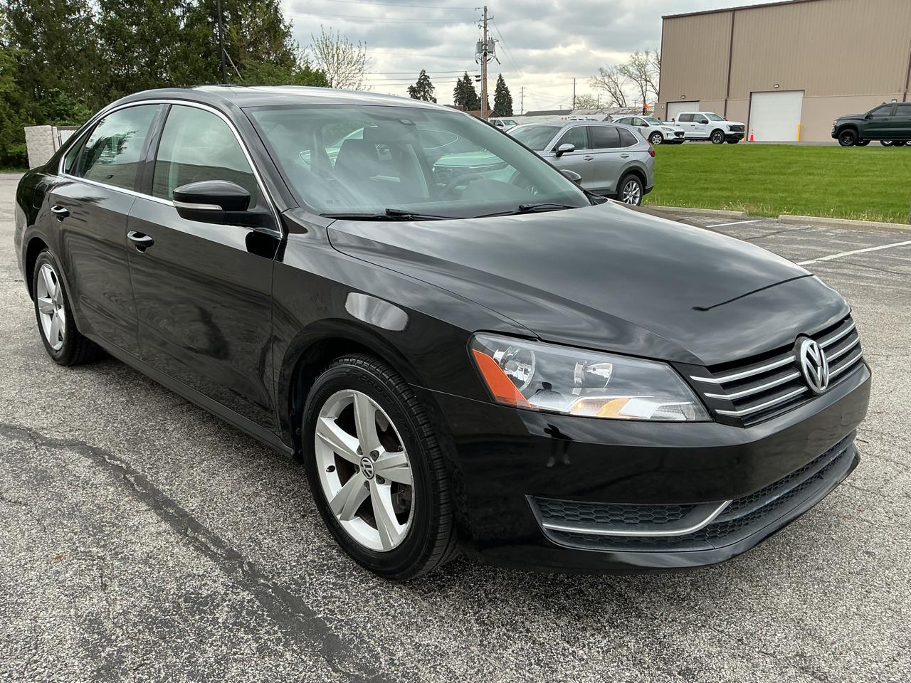 Volkswagen Passat 2.5L SE AT 2013