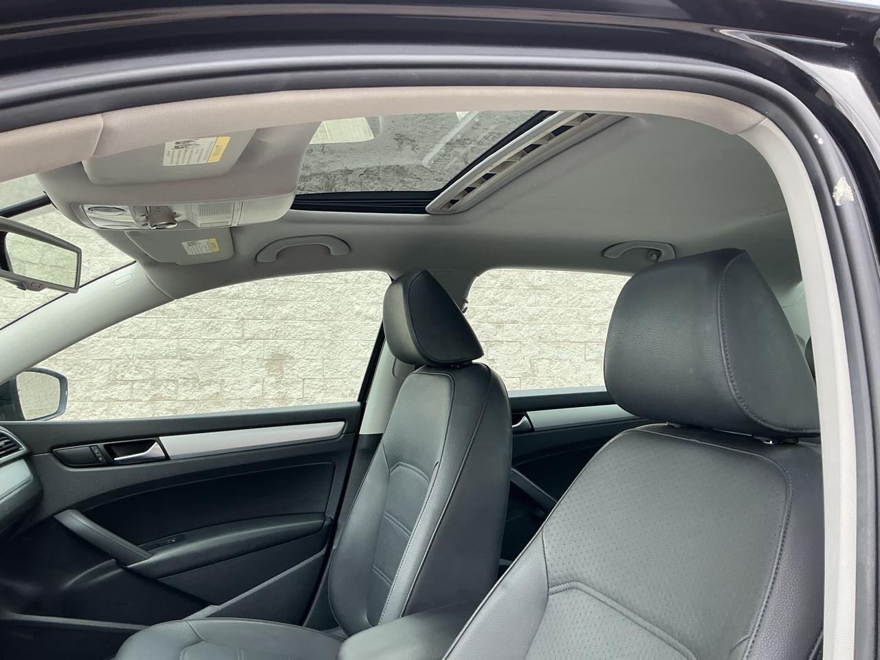 Volkswagen Passat 2.5L SE AT 2013