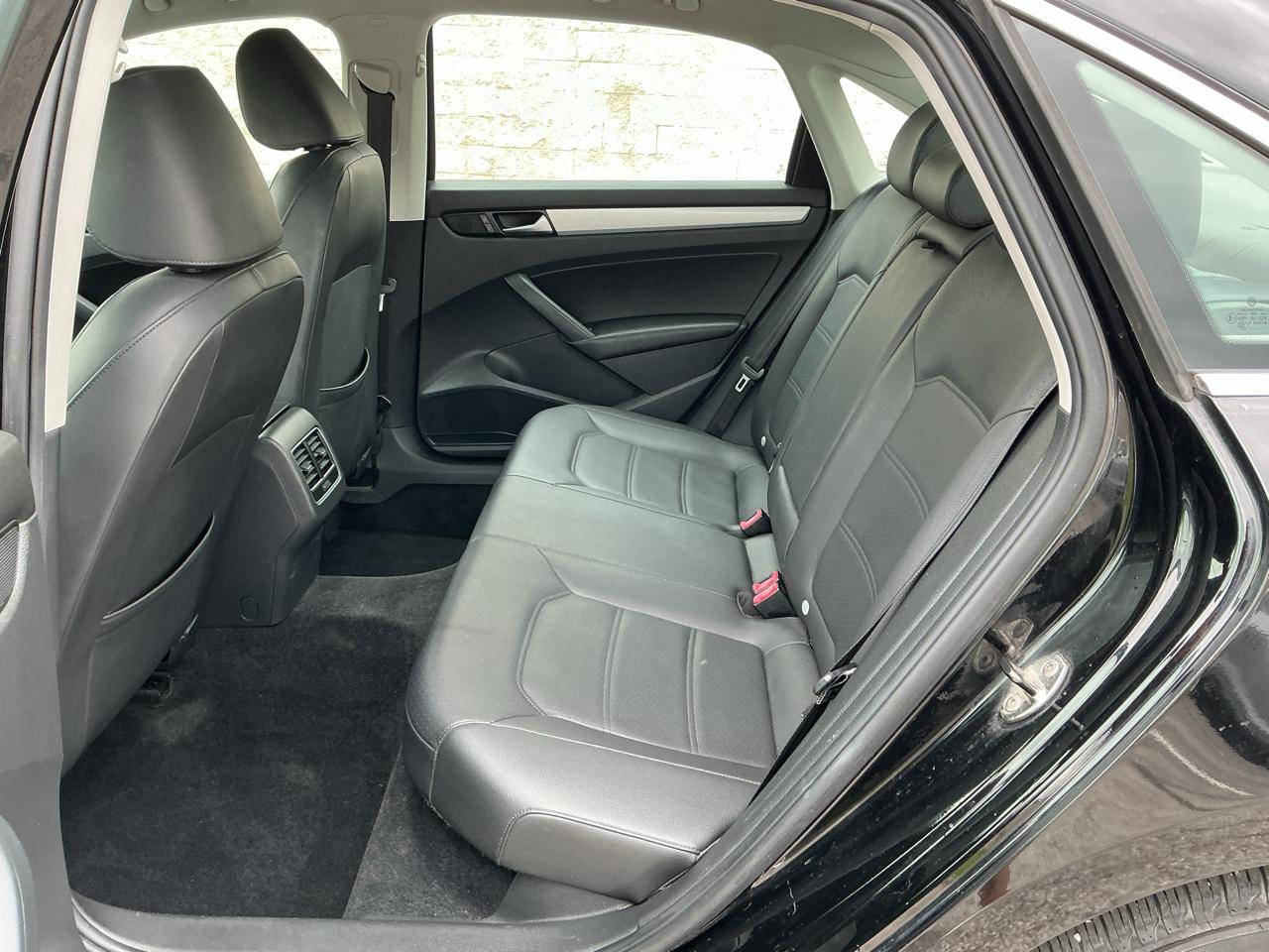 Volkswagen Passat 2.5L SE AT 2013