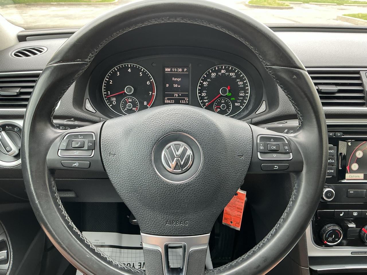 Volkswagen Passat 2.5L SE AT 2013