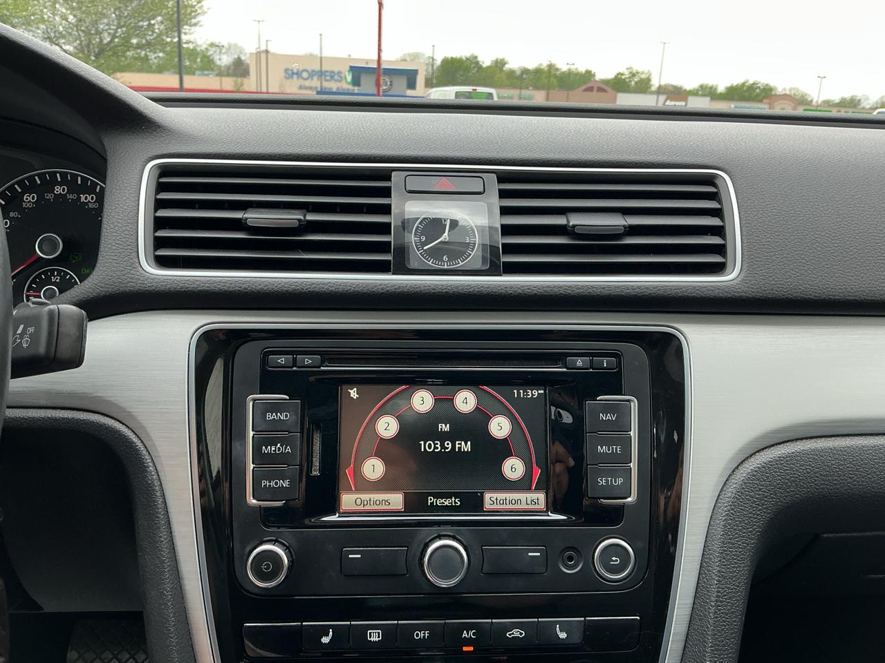 Volkswagen Passat 2.5L SE AT 2013