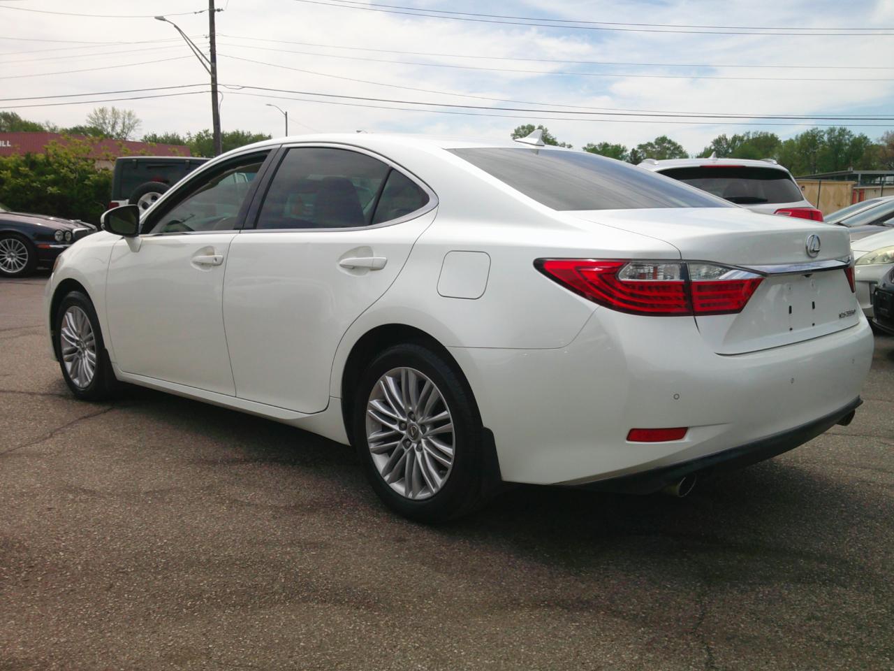 Lexus ES 350 Sedan 2013