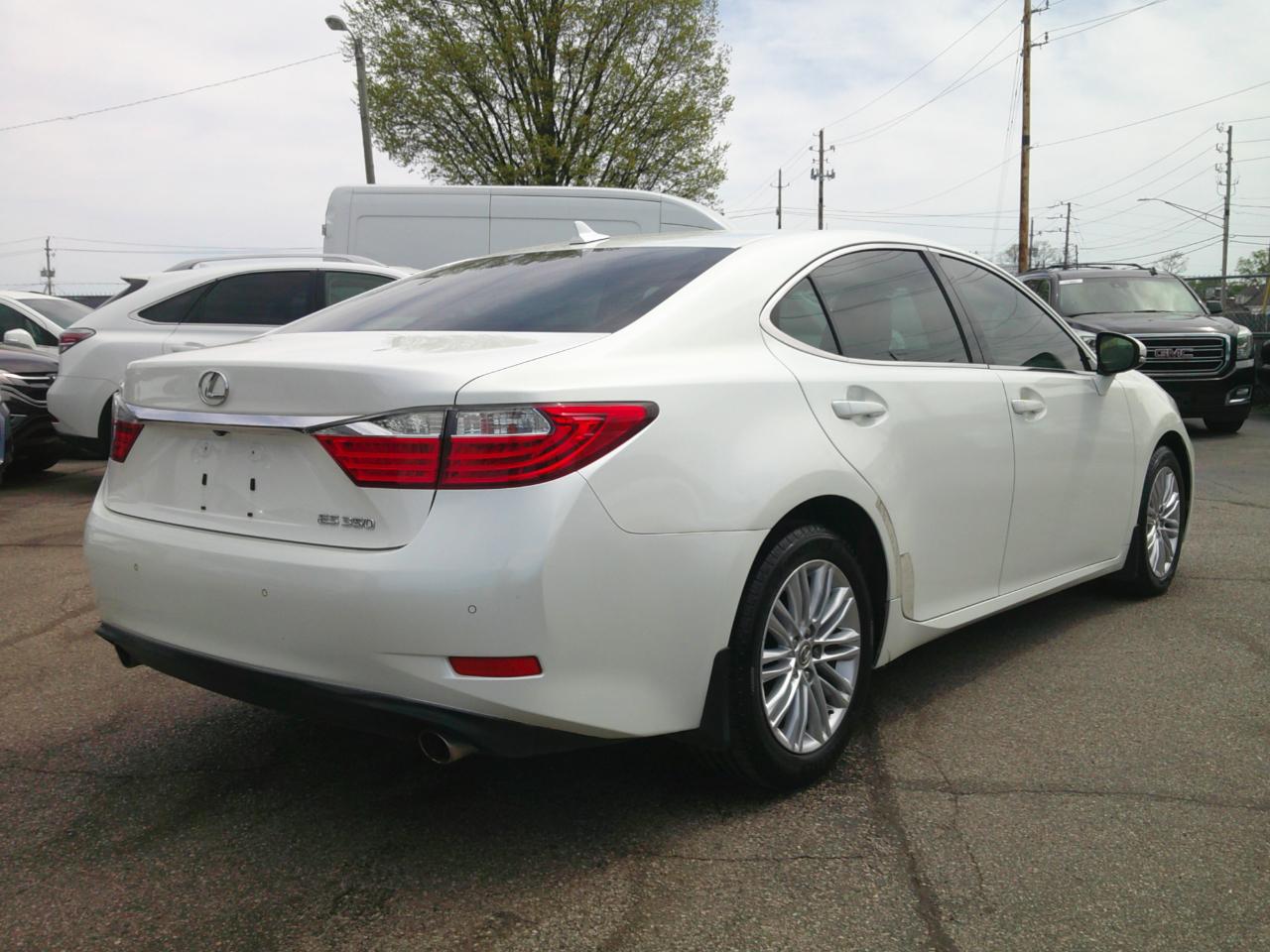 Lexus ES 350 Sedan 2013